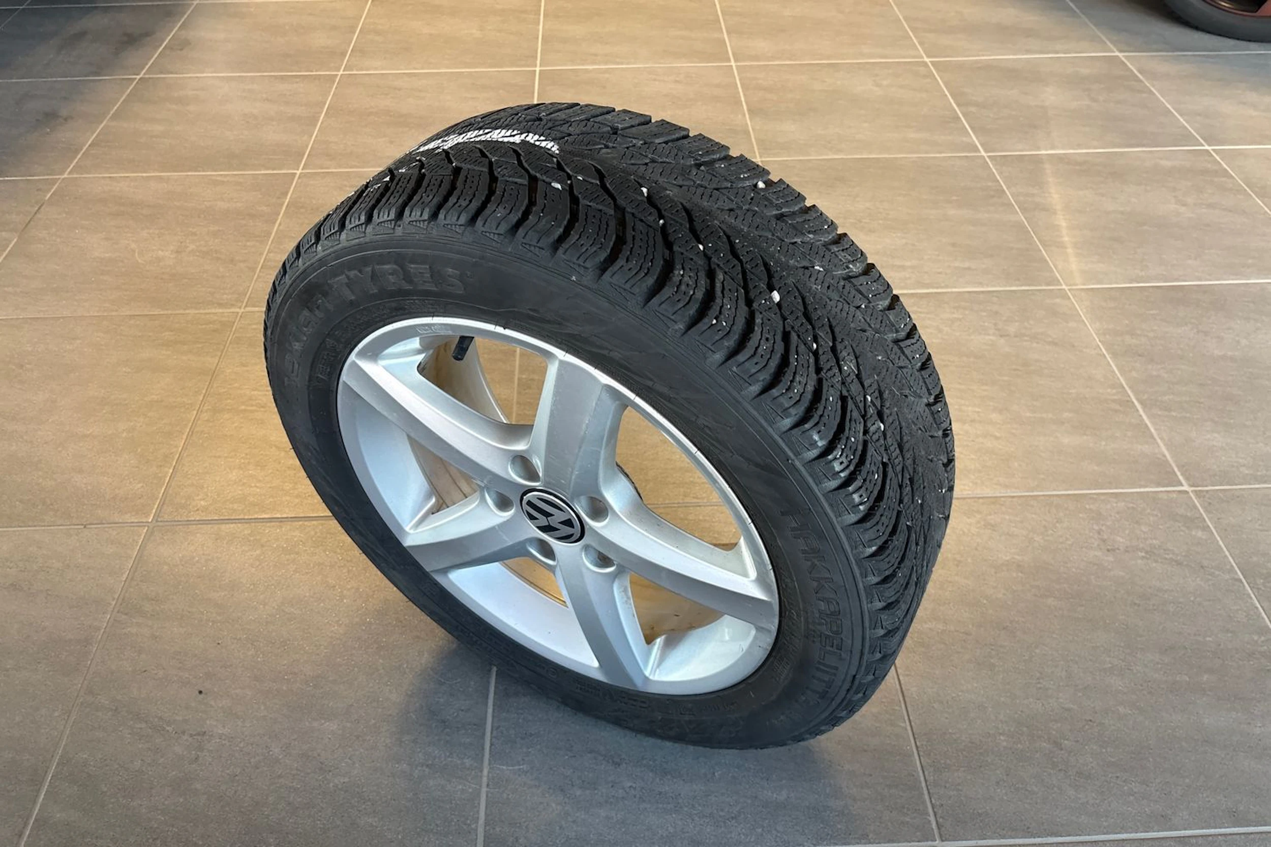 Ruskea (beige) Volkswagen PASSAT 2015 kuva 18.