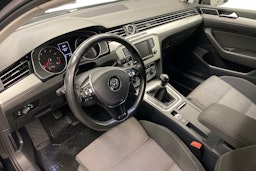 musta Volkswagen Passat 2015 kuva 7.