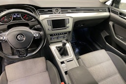 musta Volkswagen Passat 2015 kuva 9.