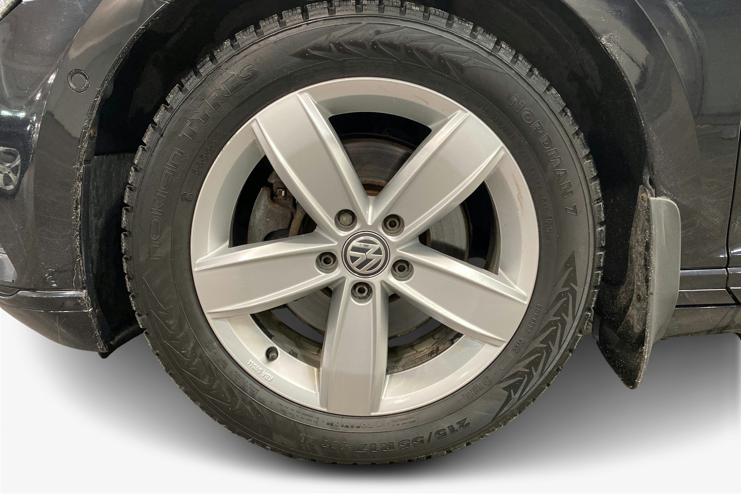 musta Volkswagen Passat 2015 kuva 11.