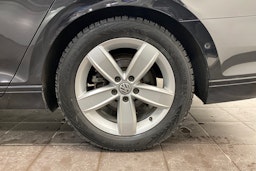 musta Volkswagen Passat 2015 kuva 13.