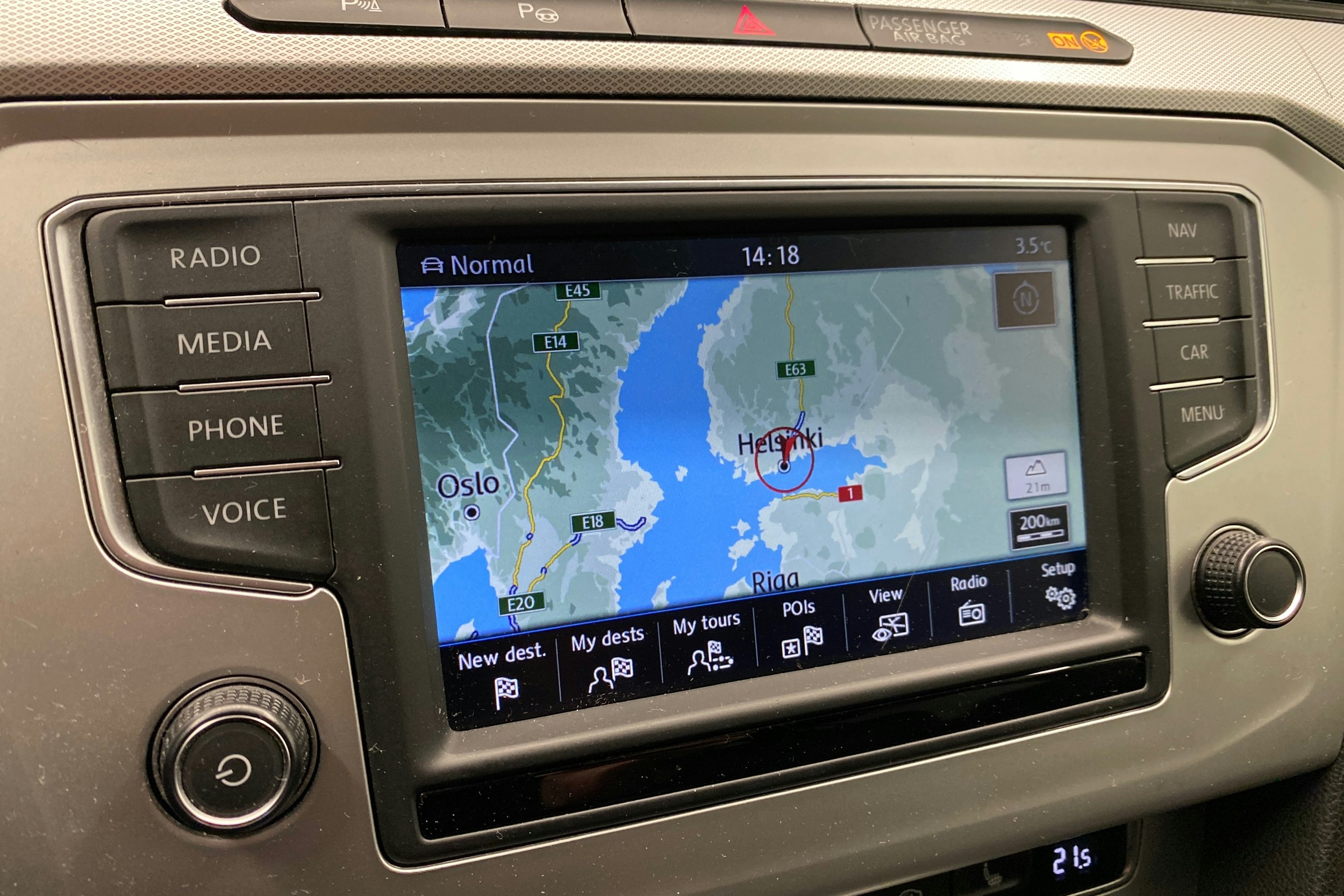 musta Volkswagen Passat 2015 kuva 15.