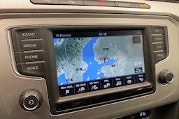 musta Volkswagen Passat 2015 kuva 15.