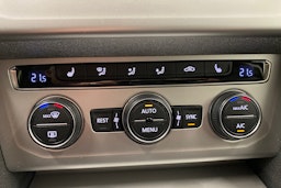 musta Volkswagen Passat 2015 kuva 16.