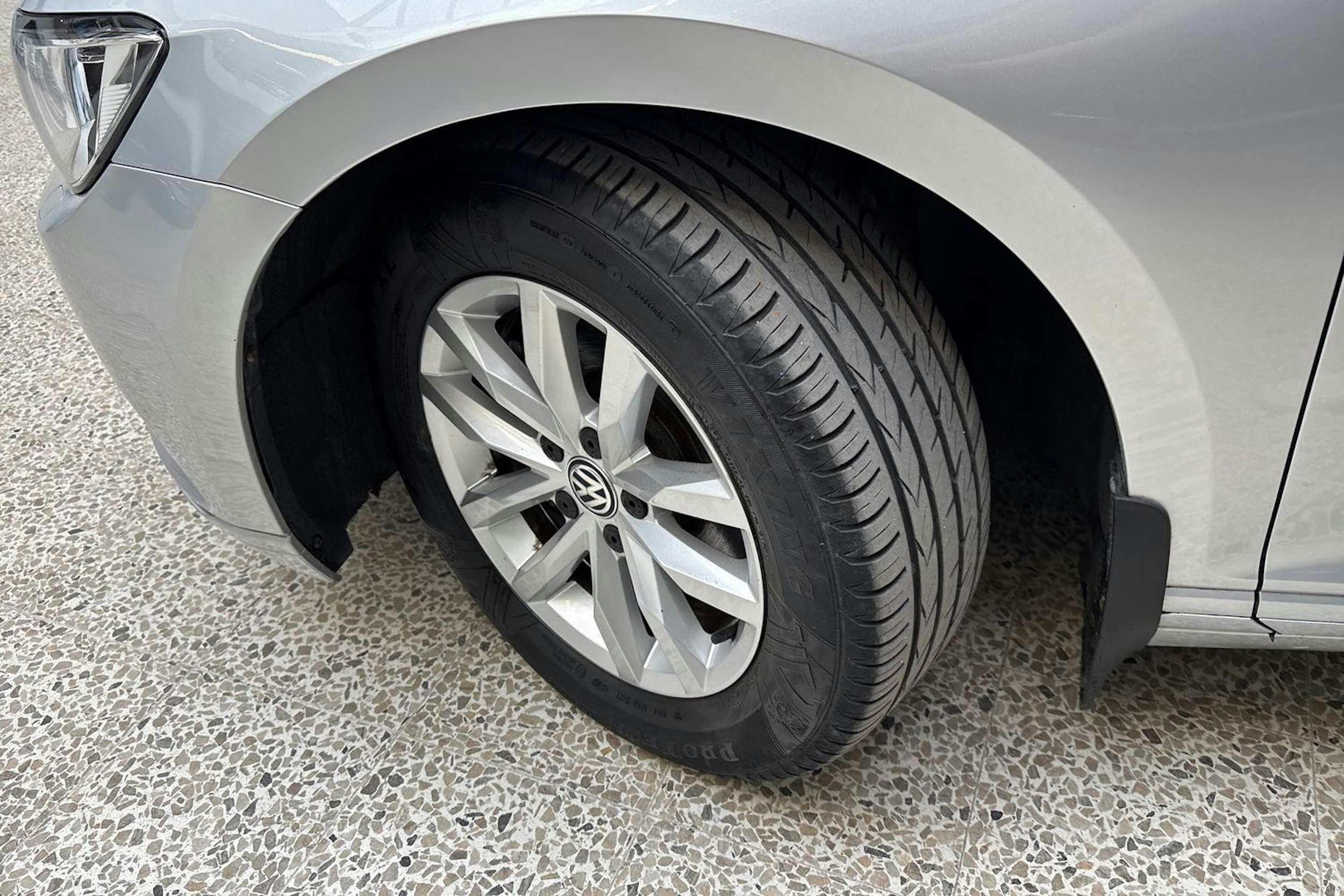 hopea Volkswagen Passat 2015 kuva 13.