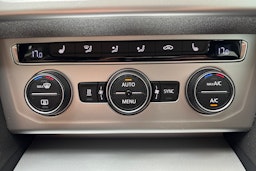 hopea Volkswagen Passat 2015 kuva 23.