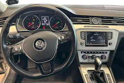 harmaa Volkswagen Passat 2015 kuva 7.