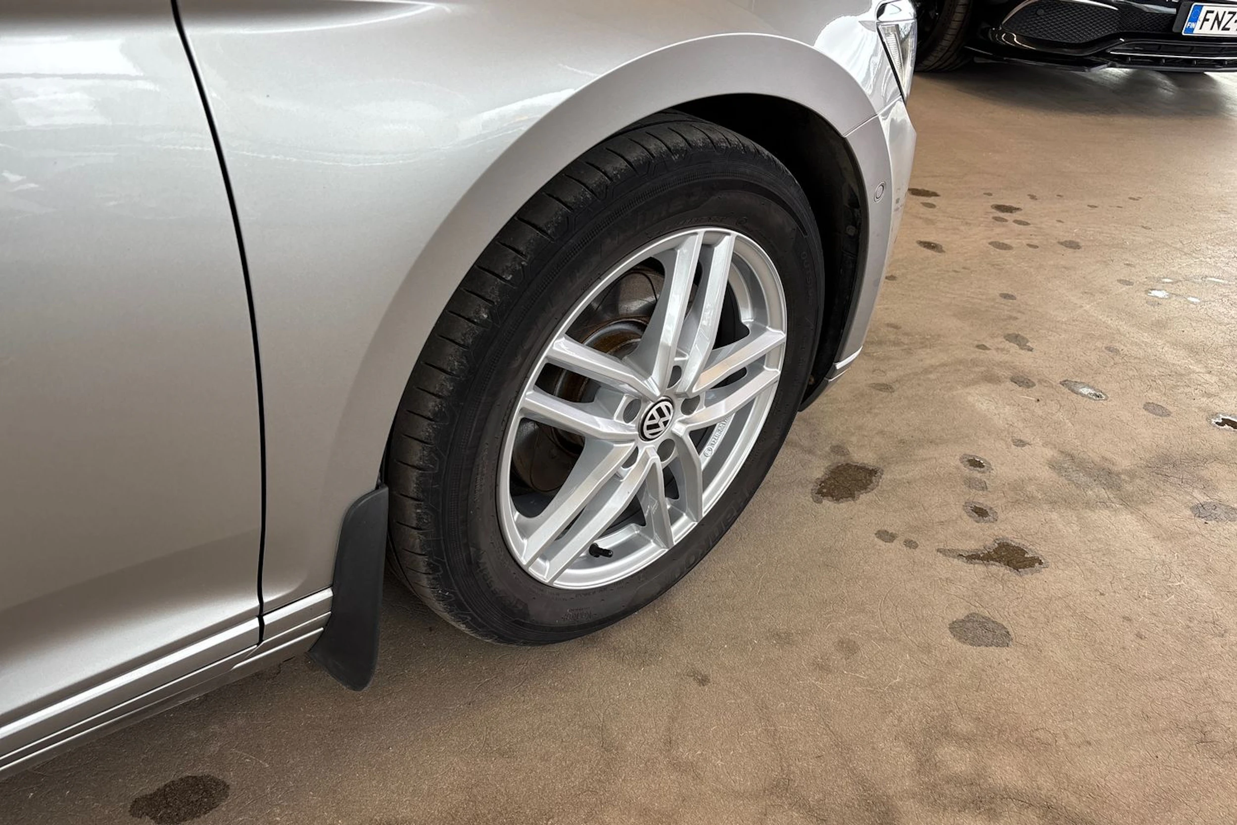 harmaa Volkswagen Passat 2015 kuva 10.