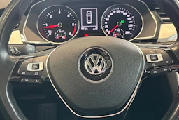 harmaa Volkswagen Passat 2015 kuva 11.