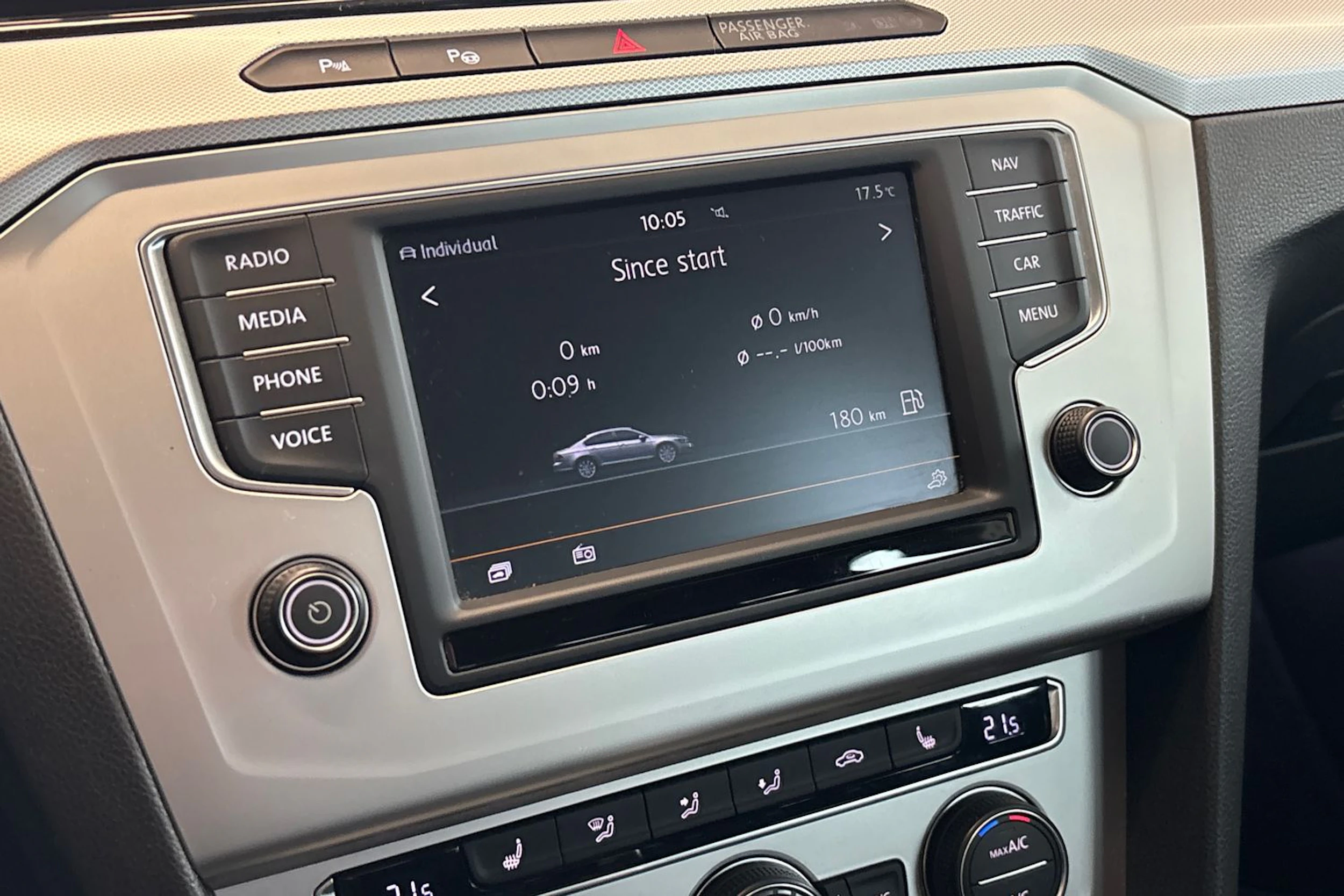 harmaa Volkswagen Passat 2015 kuva 14.