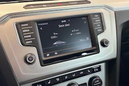 harmaa Volkswagen Passat 2015 kuva 14.