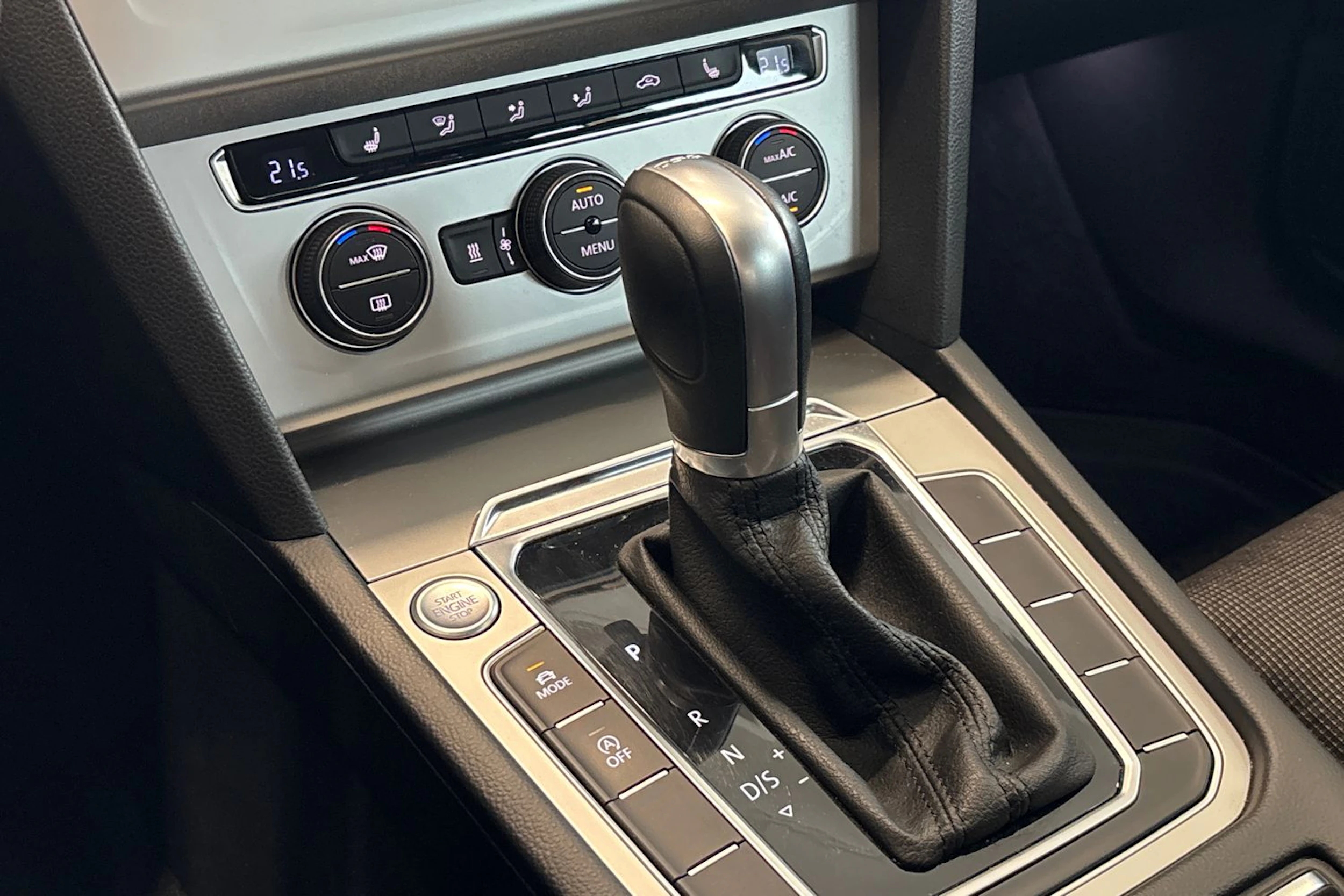 harmaa Volkswagen Passat 2015 kuva 15.