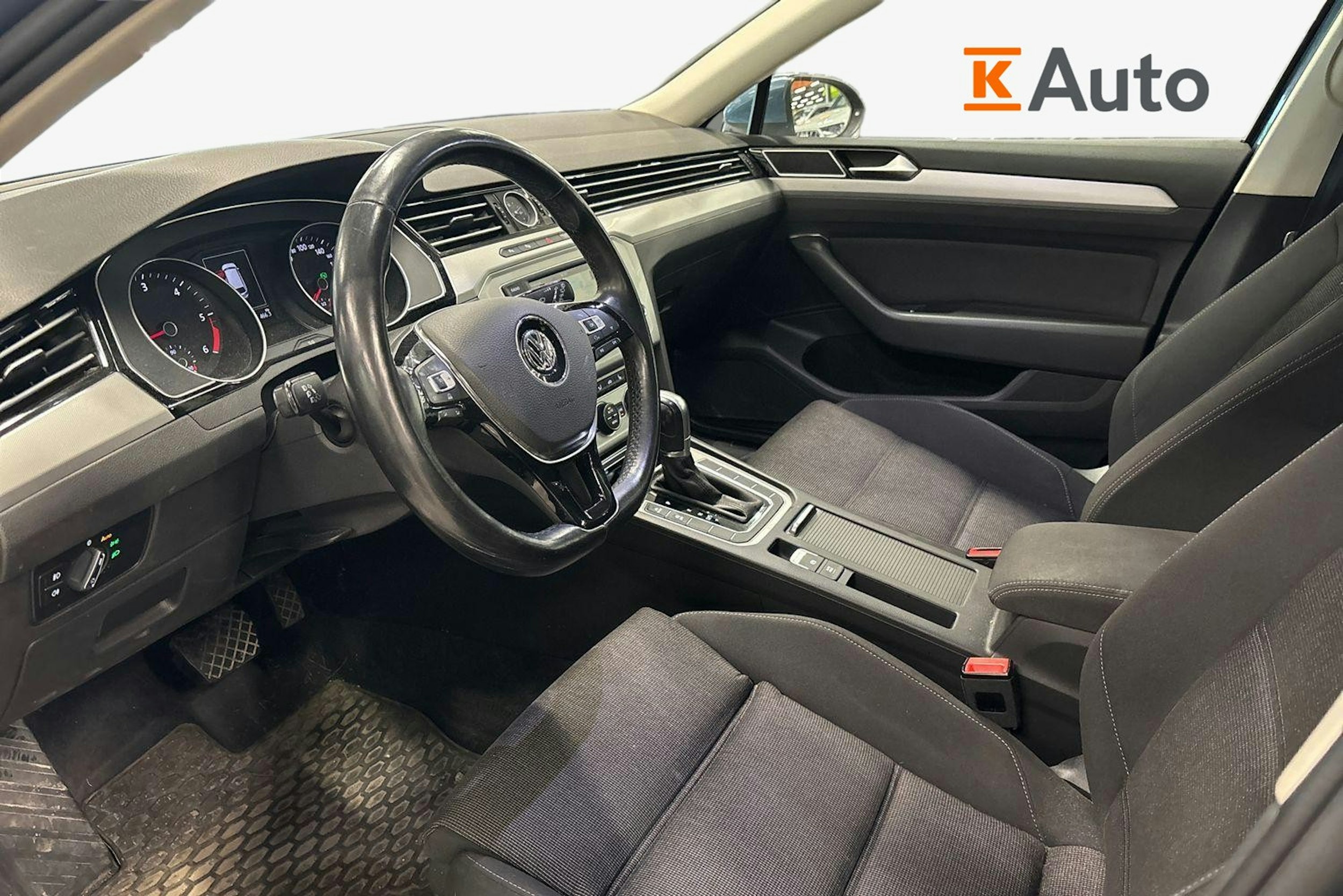 sininen Volkswagen Passat 2015 kuva 2.