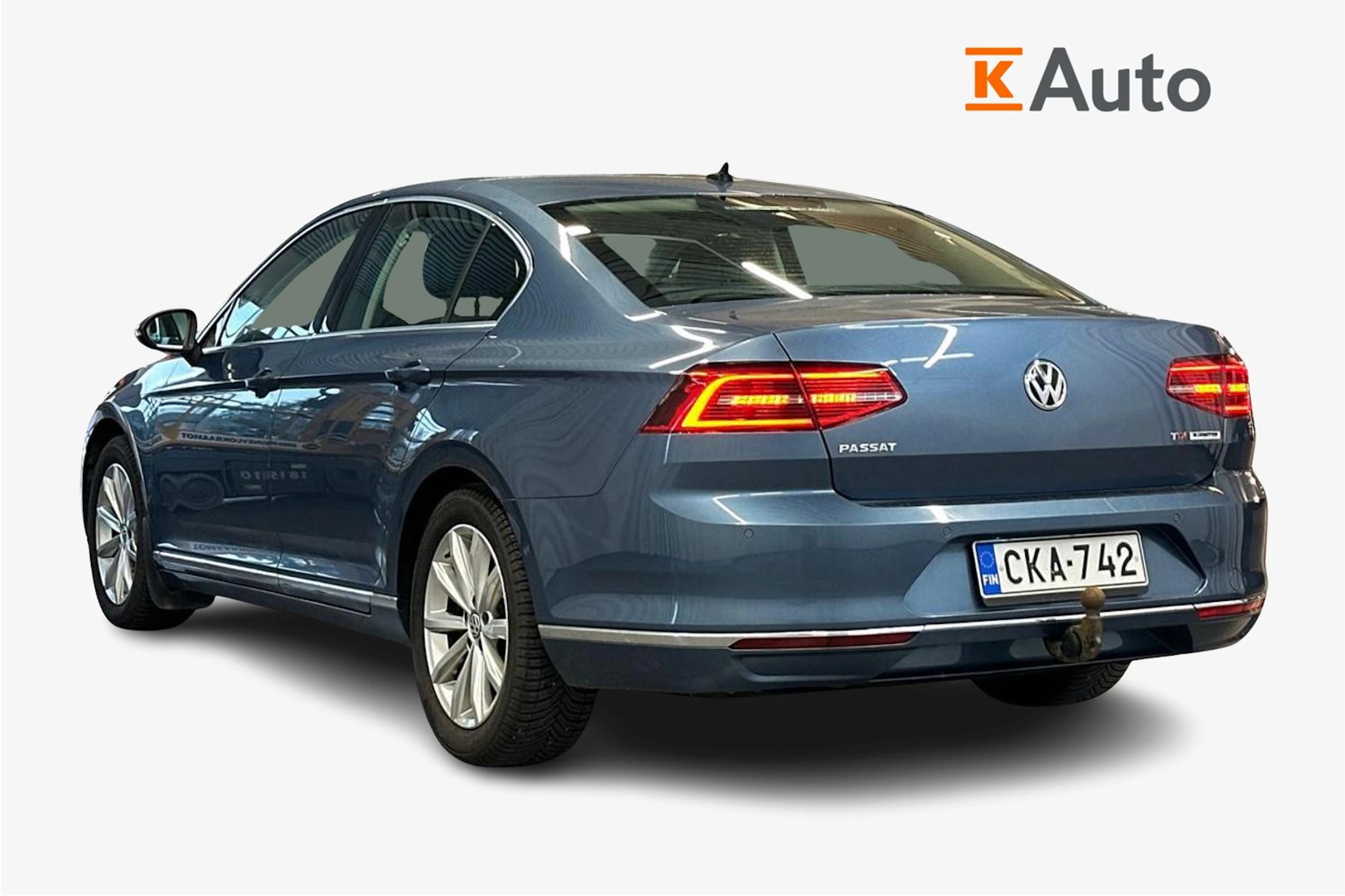 sininen Volkswagen Passat 2016 kuva 2.