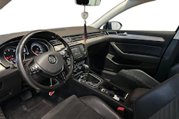 sininen Volkswagen Passat 2016 kuva 3.