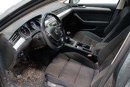 harmaa Volkswagen Passat 2016 kuva 3.