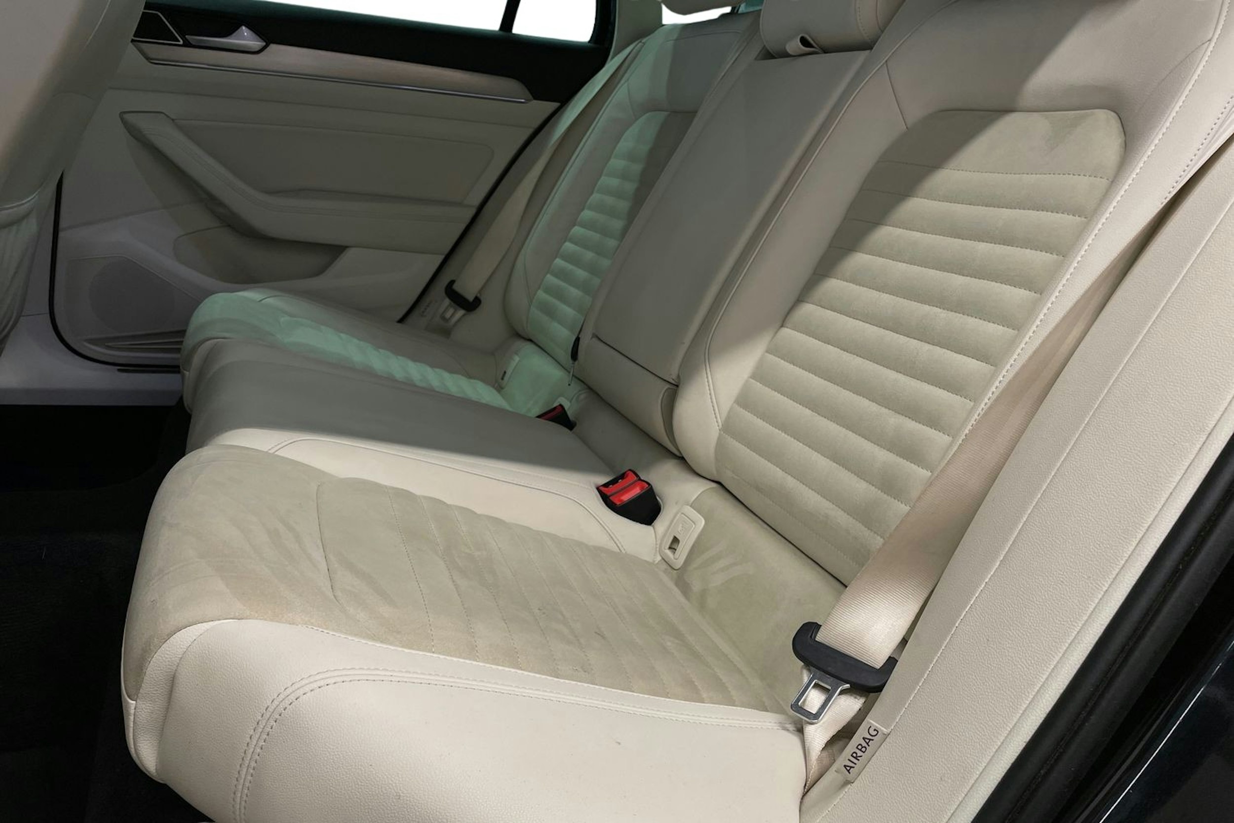Musta Volkswagen PASSAT 2015 kuva 8.