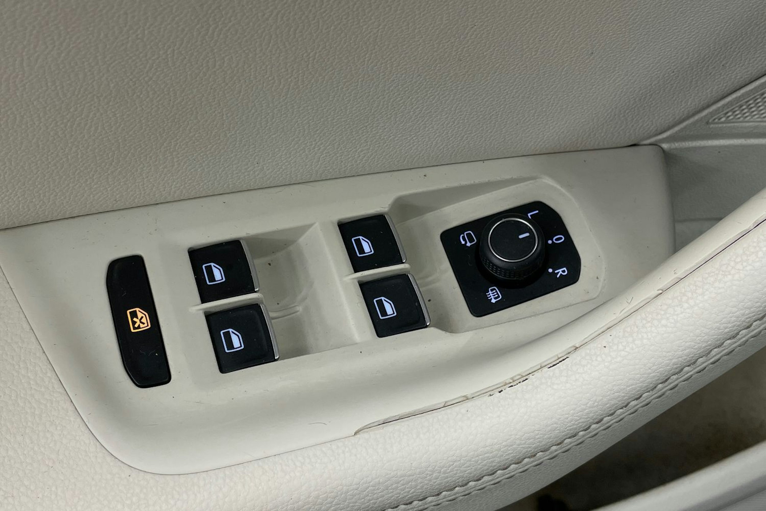Musta Volkswagen PASSAT 2015 kuva 11.