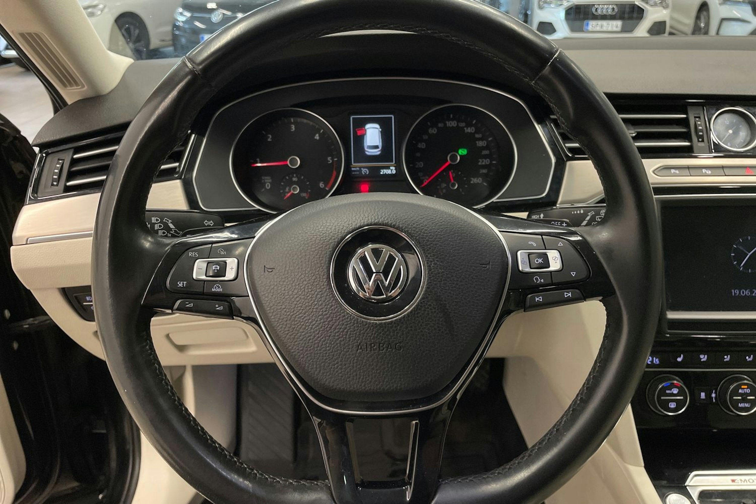Musta Volkswagen PASSAT 2015 kuva 12.
