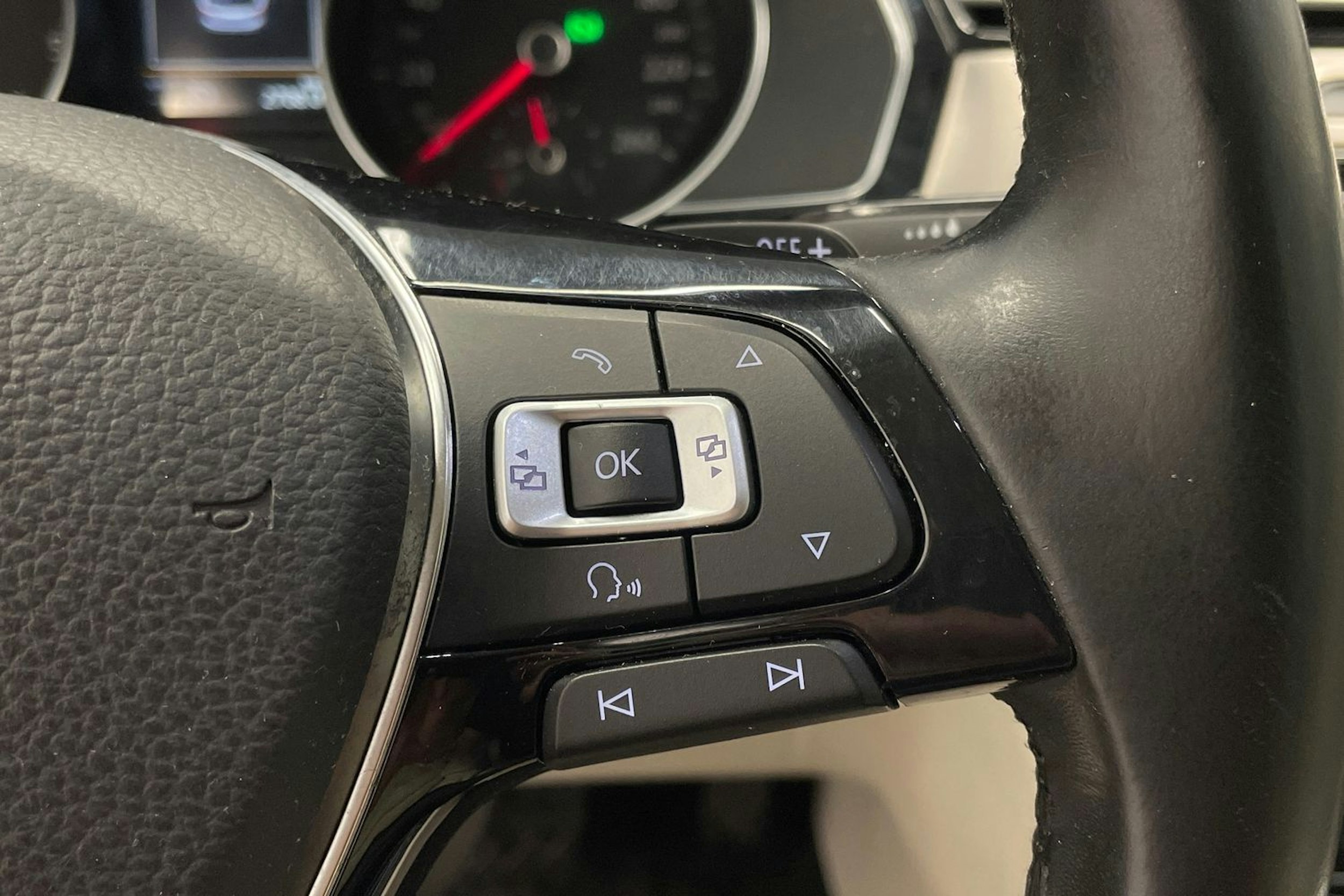 Musta Volkswagen PASSAT 2015 kuva 14.