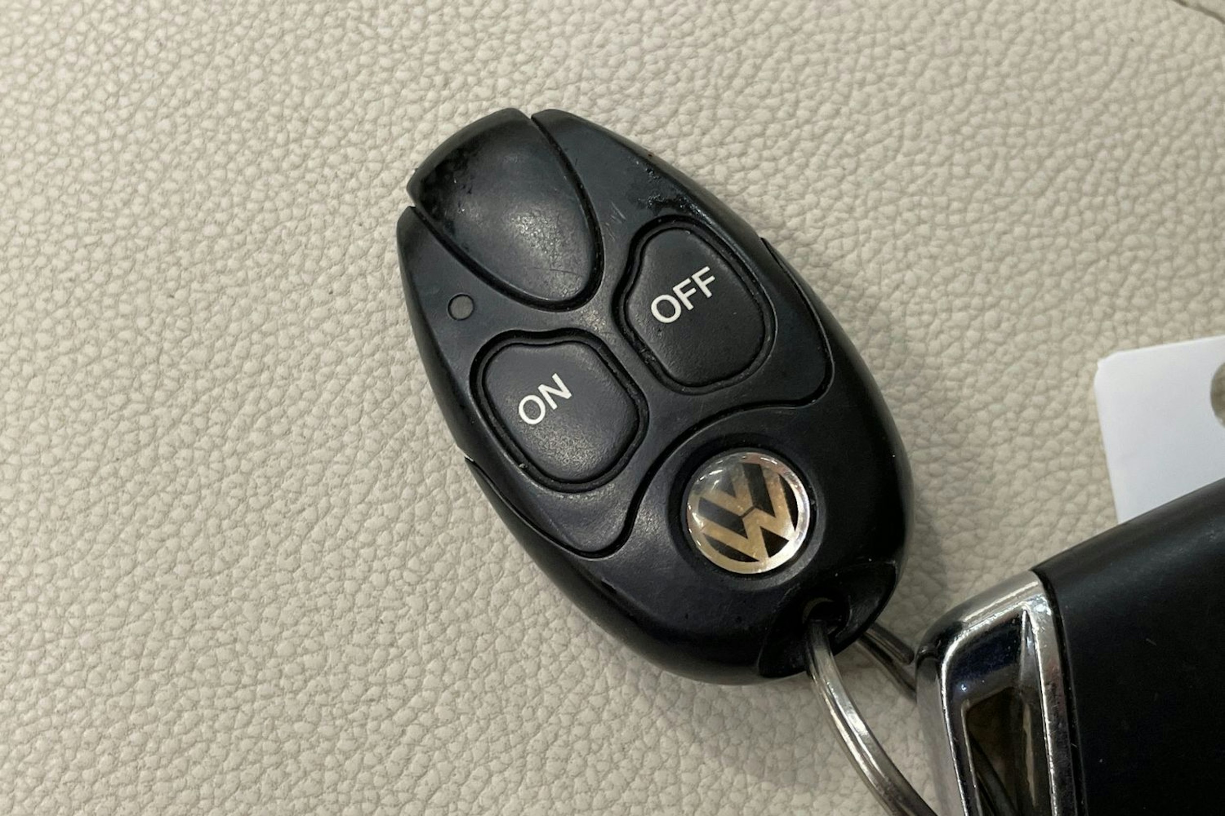 Musta Volkswagen PASSAT 2015 kuva 18.