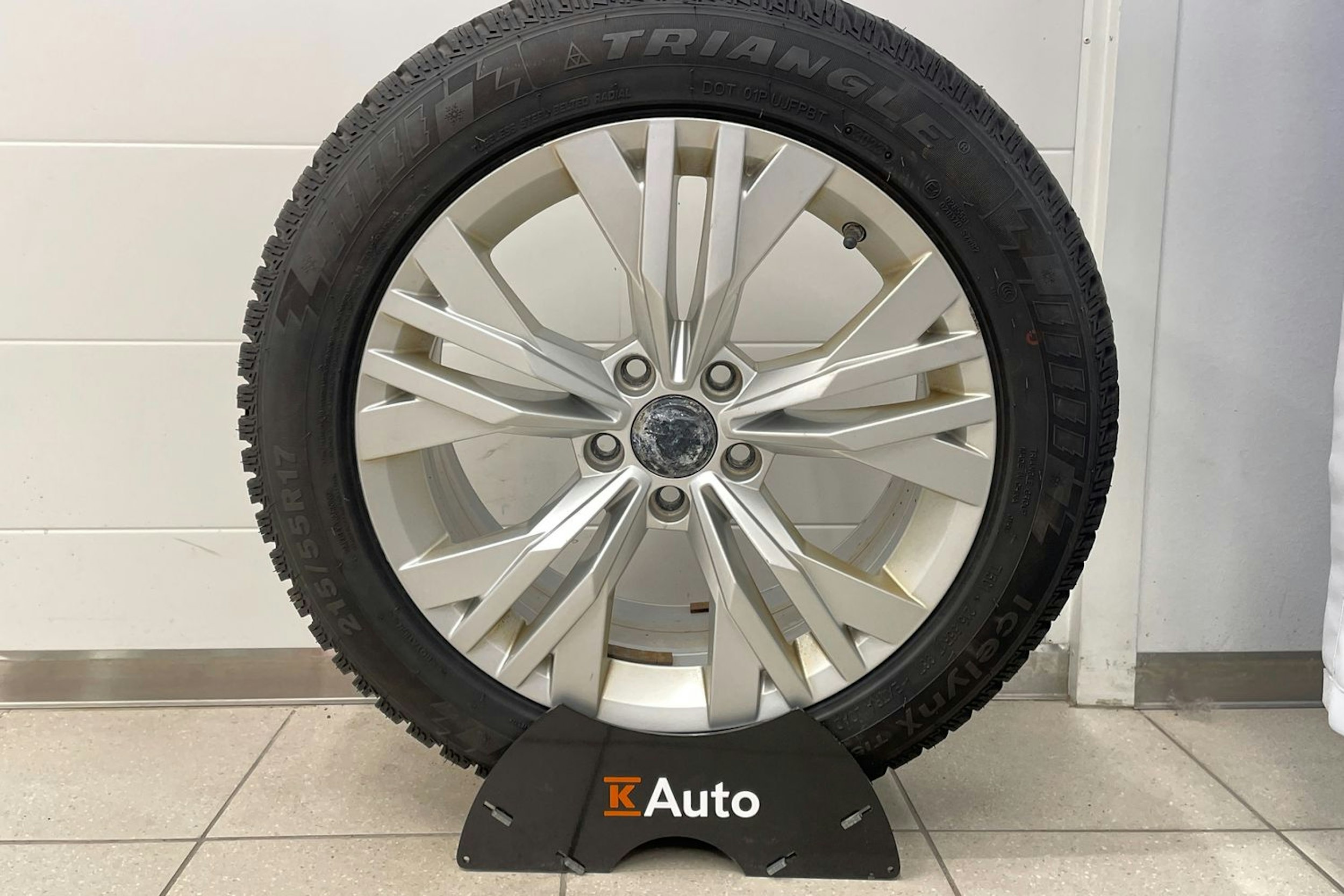 Musta Volkswagen PASSAT 2015 kuva 20.