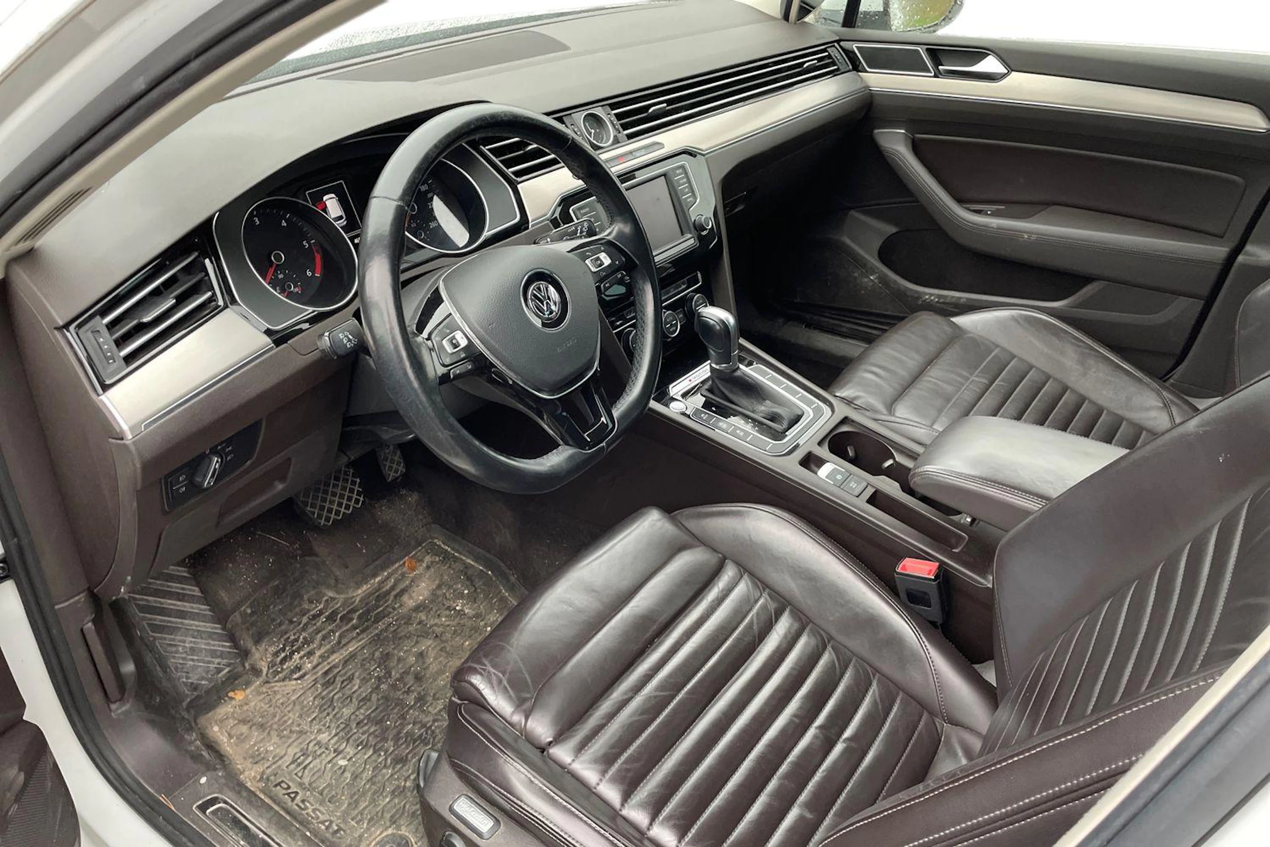 valkoinen Volkswagen Passat 2015 kuva 3.