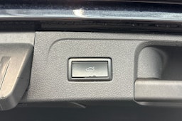 musta Volkswagen Passat 2015 kuva 14.