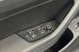 musta Volkswagen Passat 2015 kuva 17.