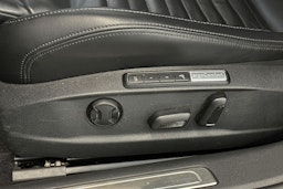musta Volkswagen Passat 2015 kuva 18.