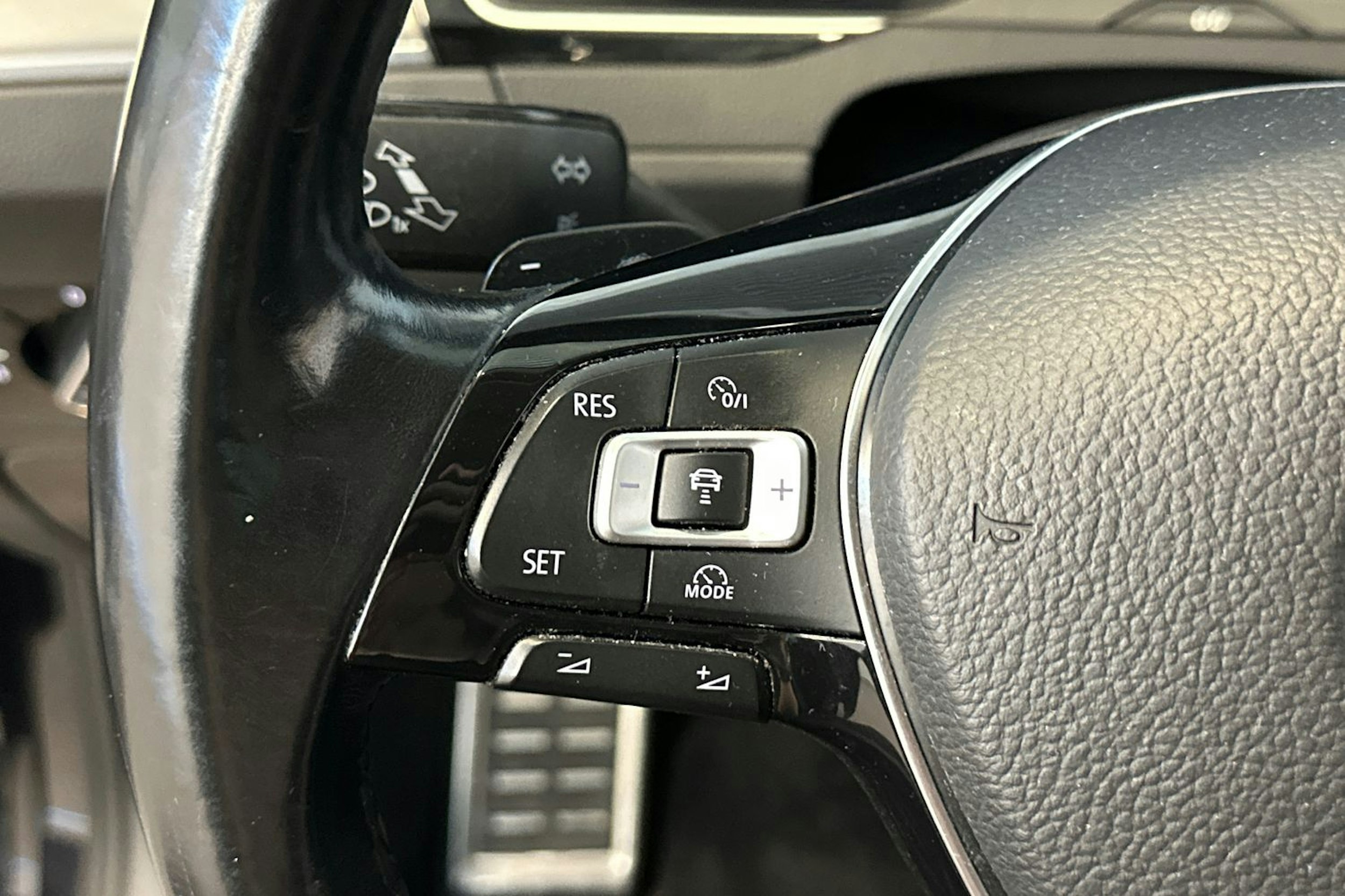 musta Volkswagen Passat 2015 kuva 20.
