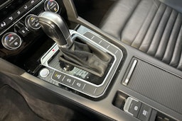 musta Volkswagen Passat 2015 kuva 23.