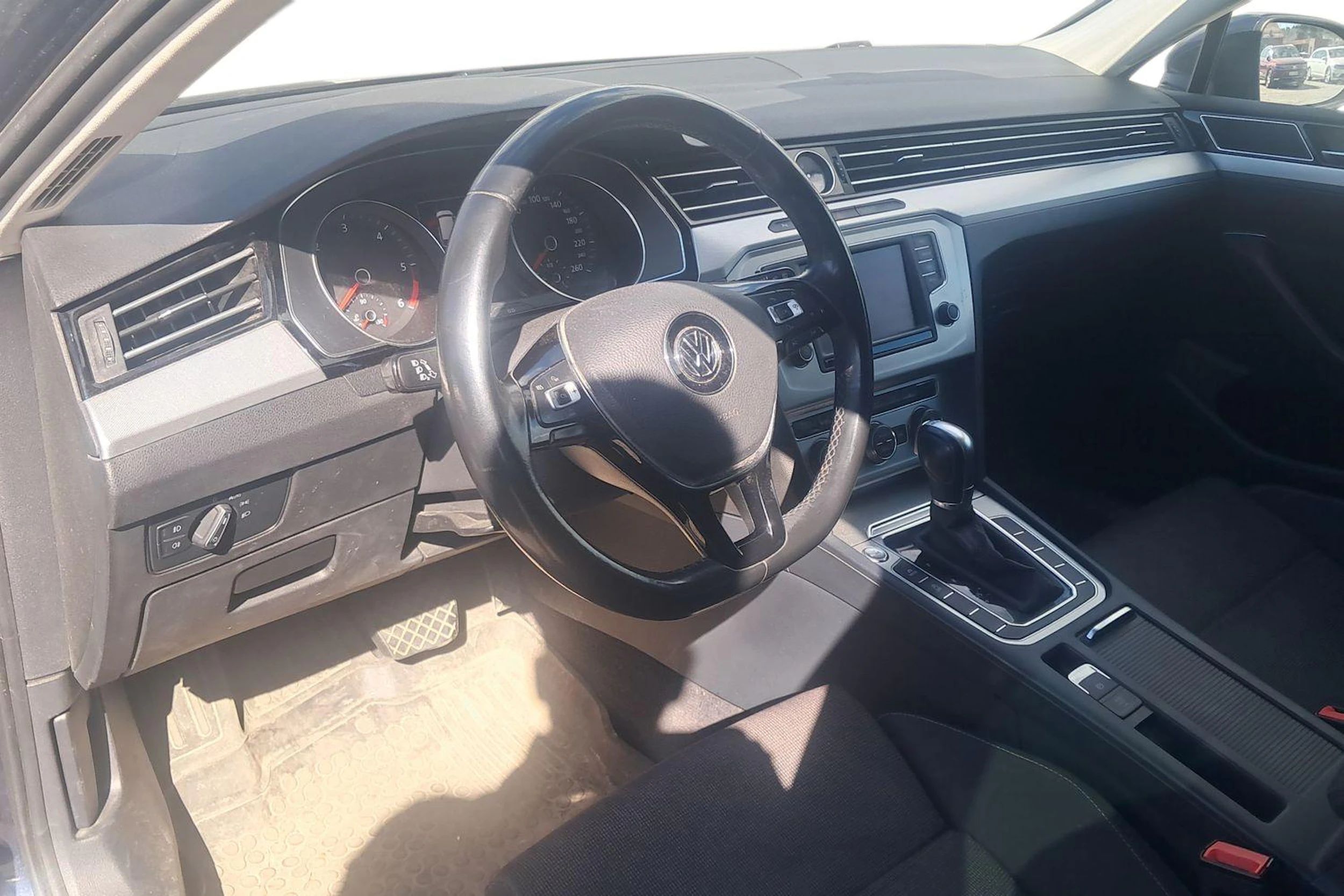 sininen Volkswagen Passat 2015 kuva 3.