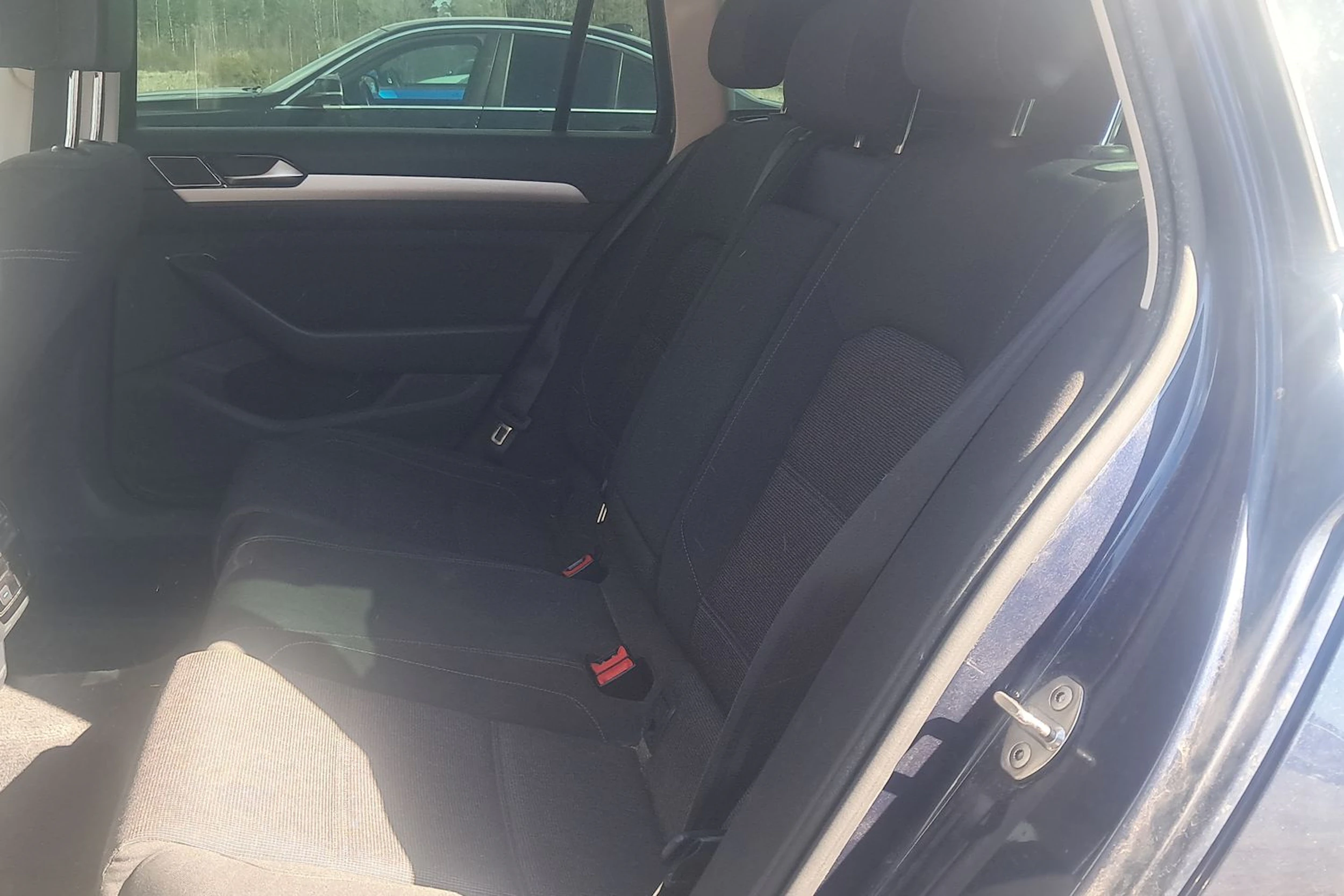 sininen Volkswagen Passat 2015 kuva 4.