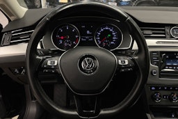 Musta Volkswagen PASSAT 2015 kuva 16.