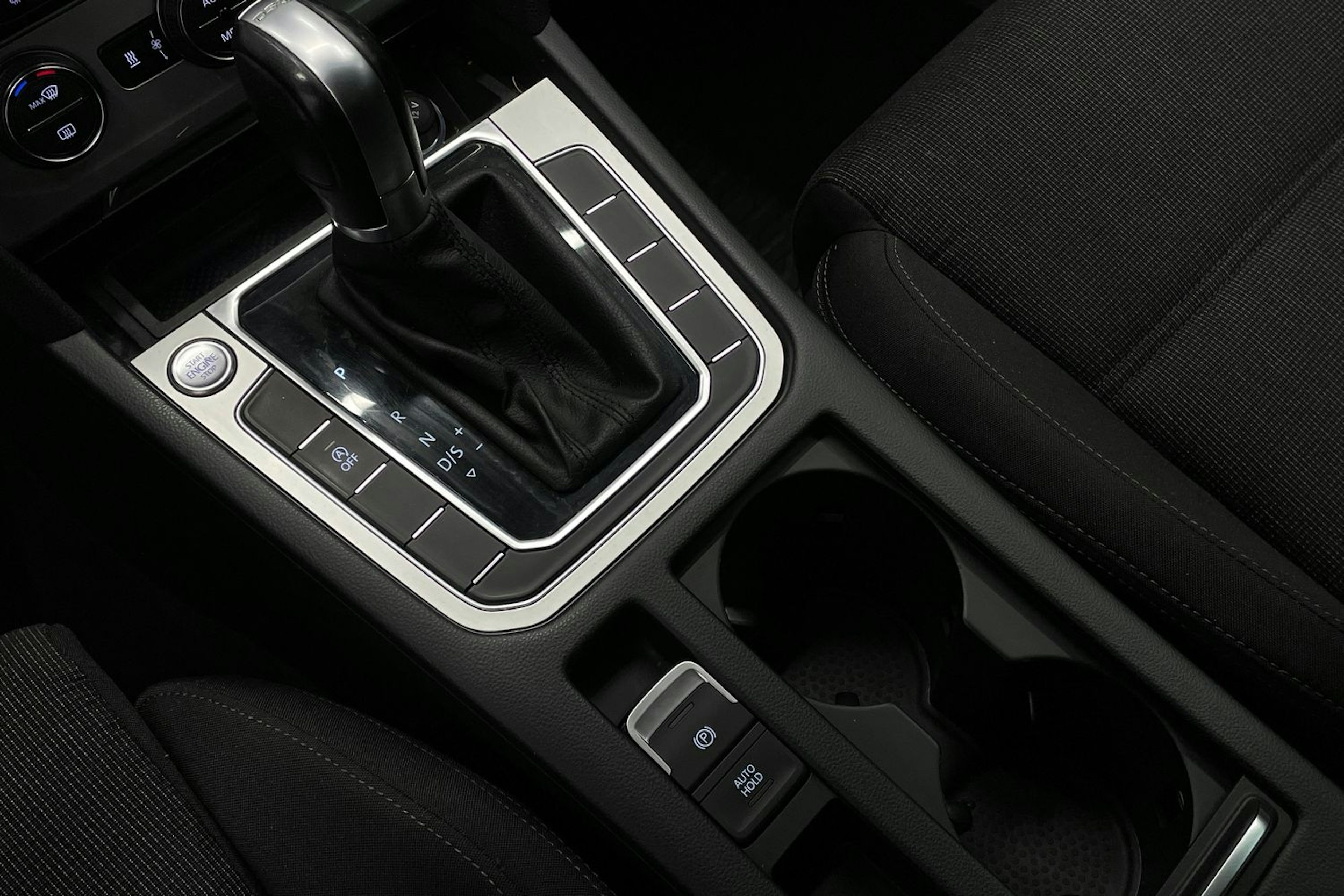 Musta Volkswagen PASSAT 2015 kuva 19.