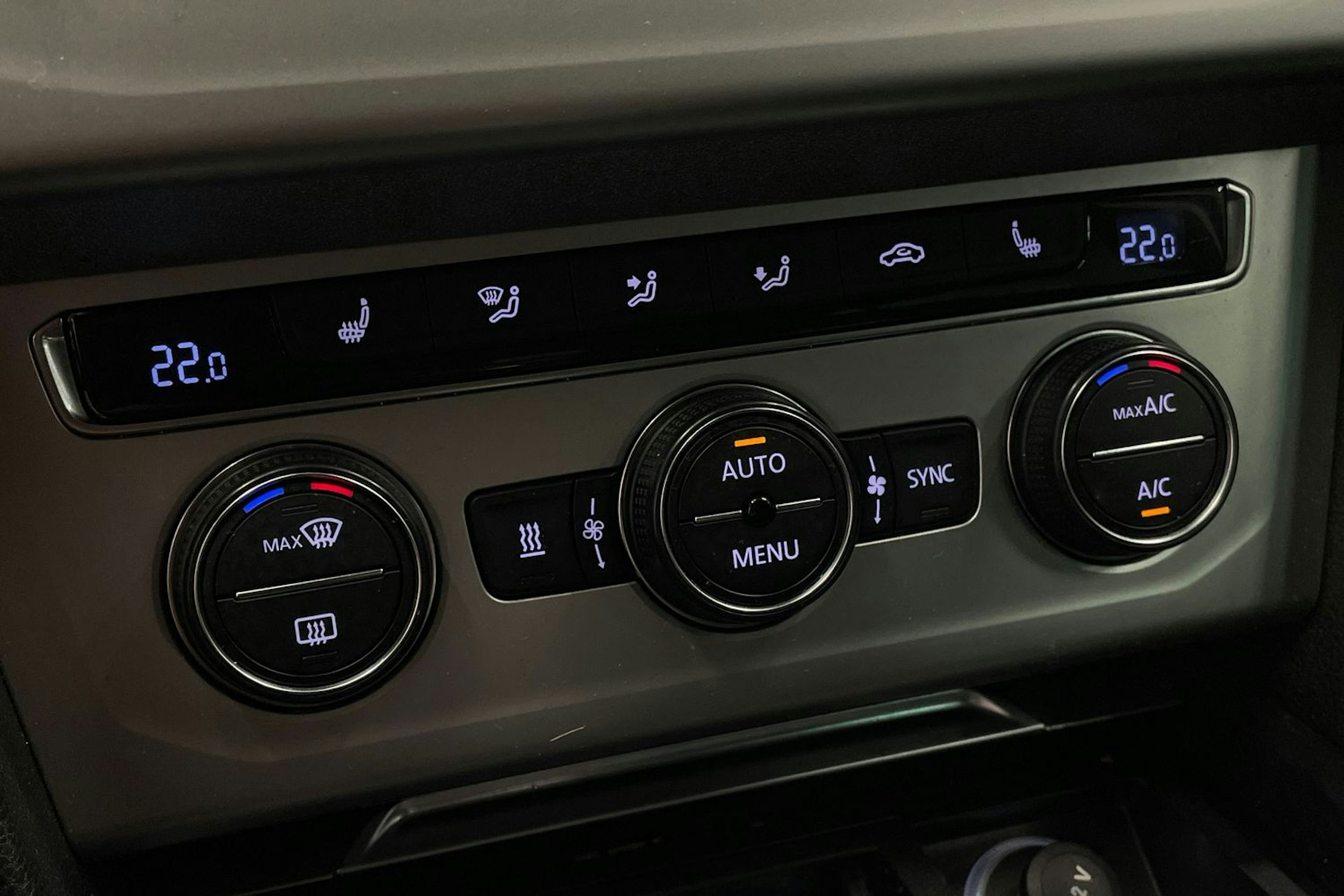 Musta Volkswagen PASSAT 2015 kuva 20.