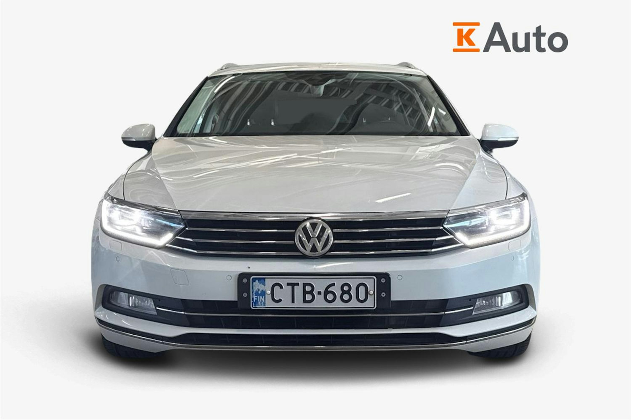 valkoinen Volkswagen Passat 2015 kuva 5.