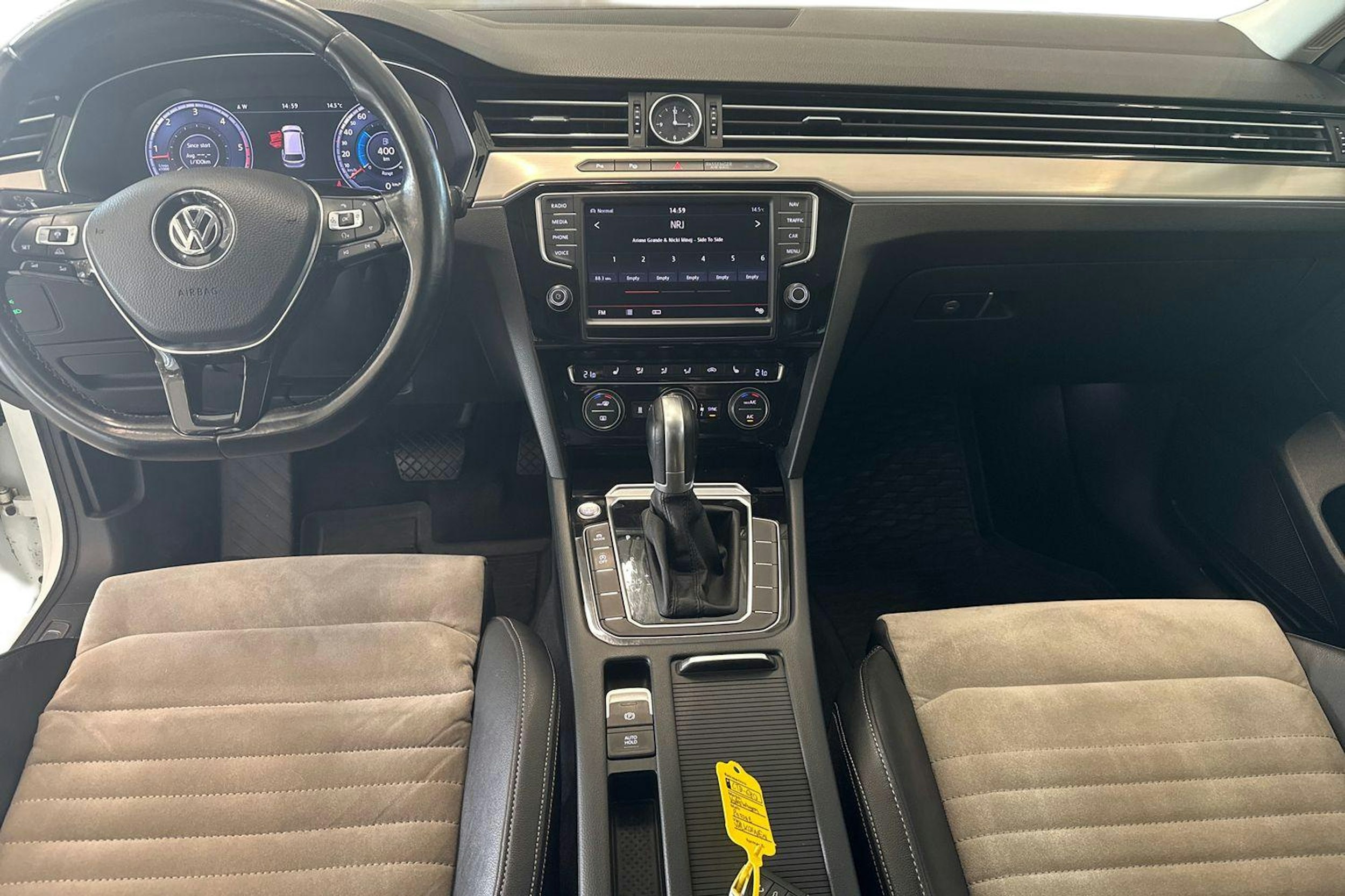valkoinen Volkswagen Passat 2015 kuva 9.
