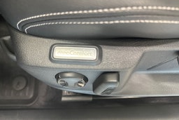 valkoinen Volkswagen Passat 2015 kuva 15.