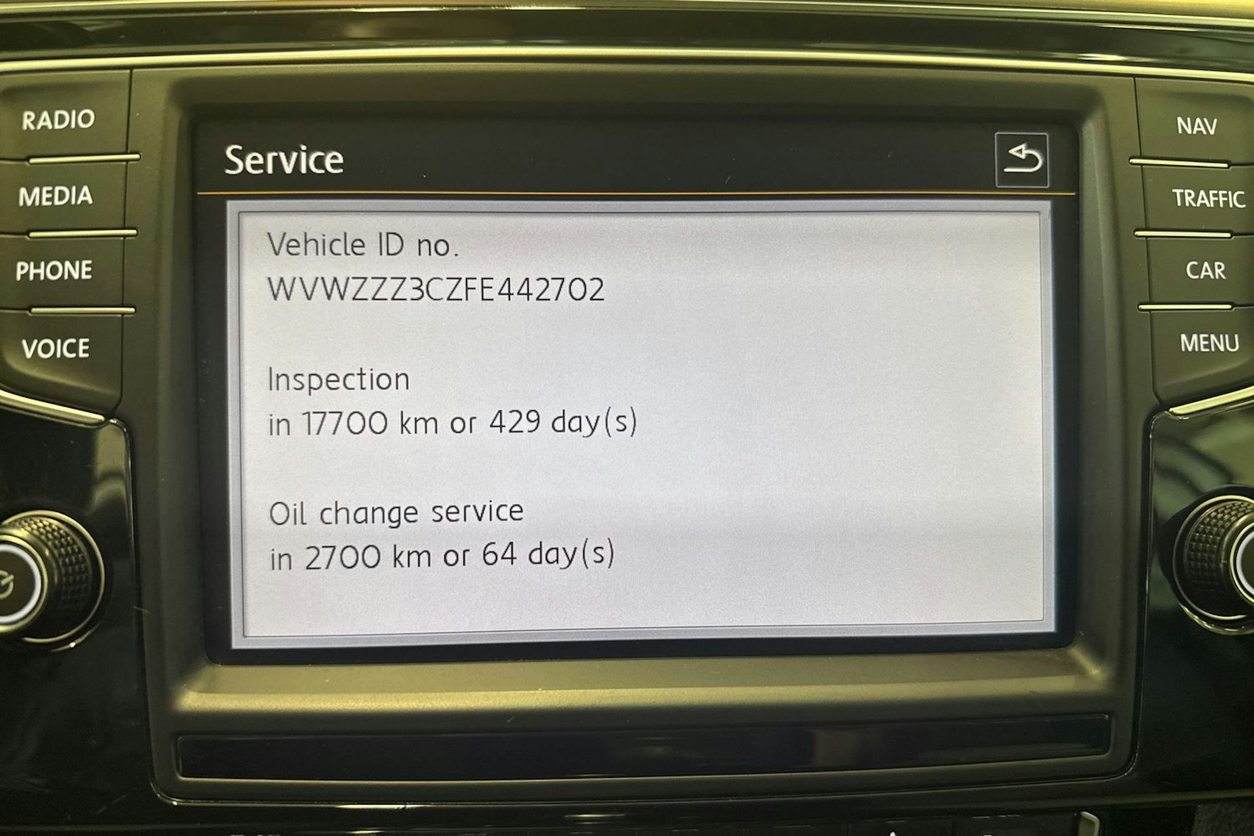 valkoinen Volkswagen Passat 2015 kuva 18.