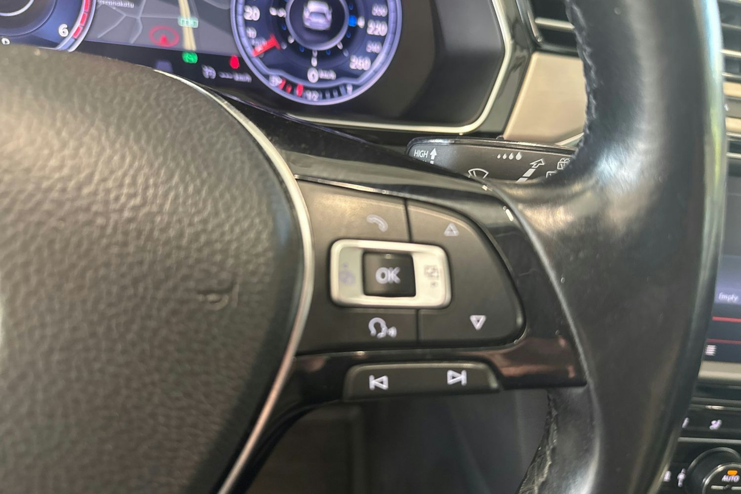 valkoinen Volkswagen Passat 2015 kuva 22.
