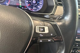 valkoinen Volkswagen Passat 2015 kuva 22.