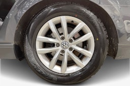 Harmaa Volkswagen PASSAT 2015 kuva 9.