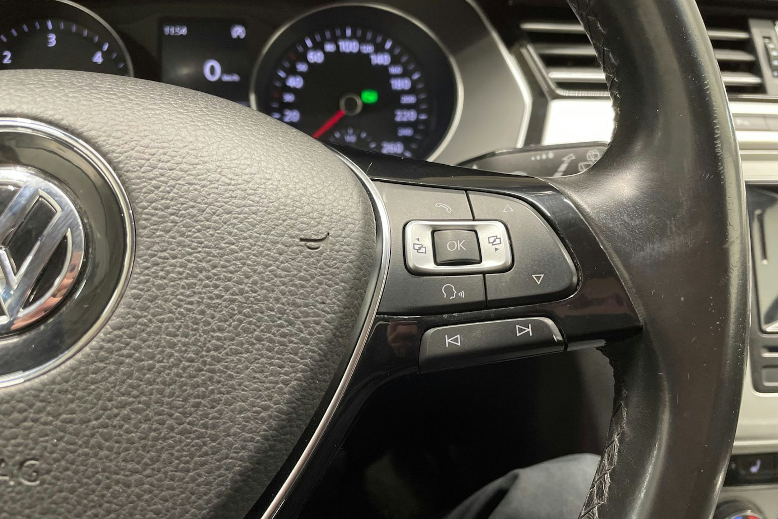 Harmaa Volkswagen PASSAT 2015 kuva 19.