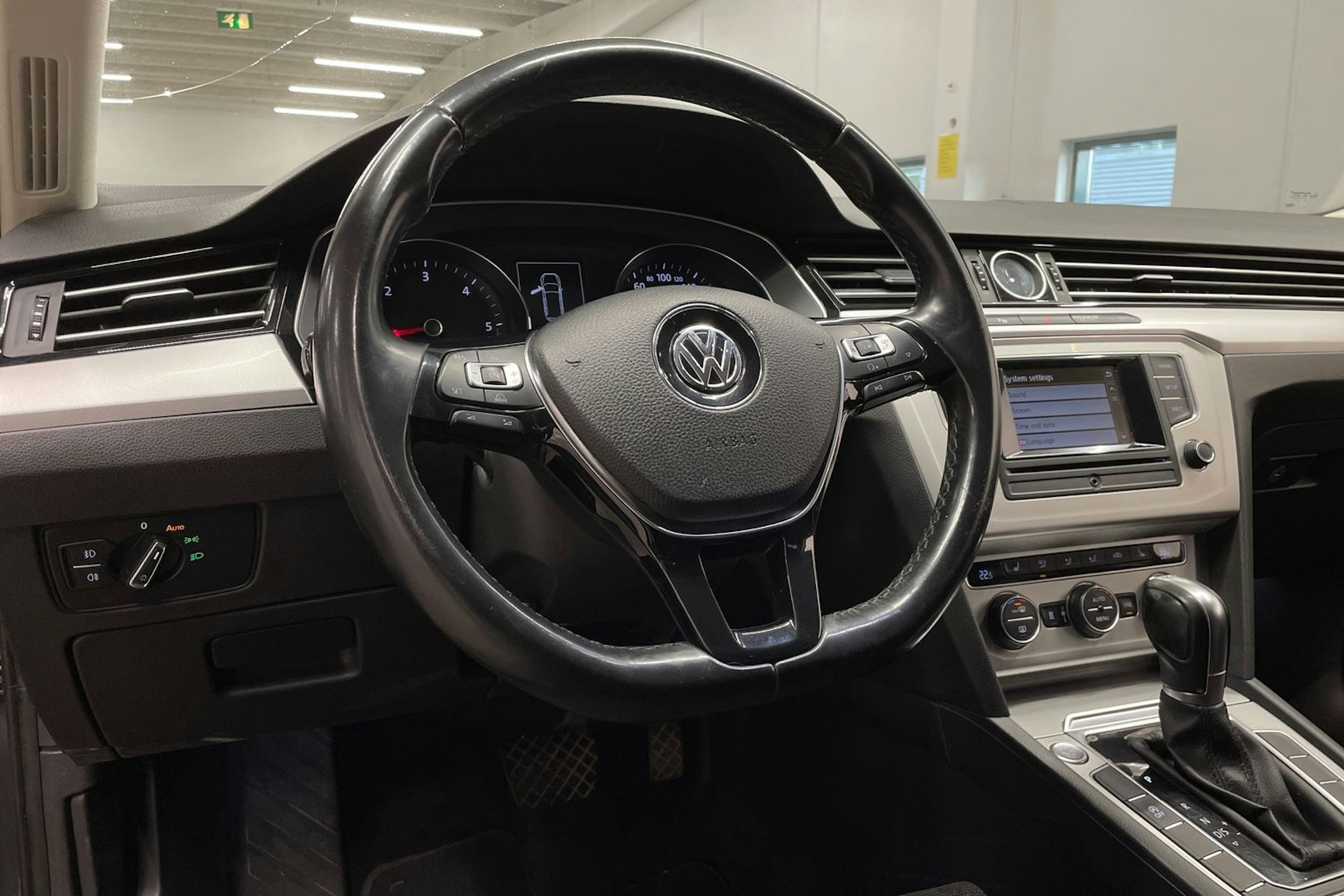 Harmaa Volkswagen PASSAT 2015 kuva 22.