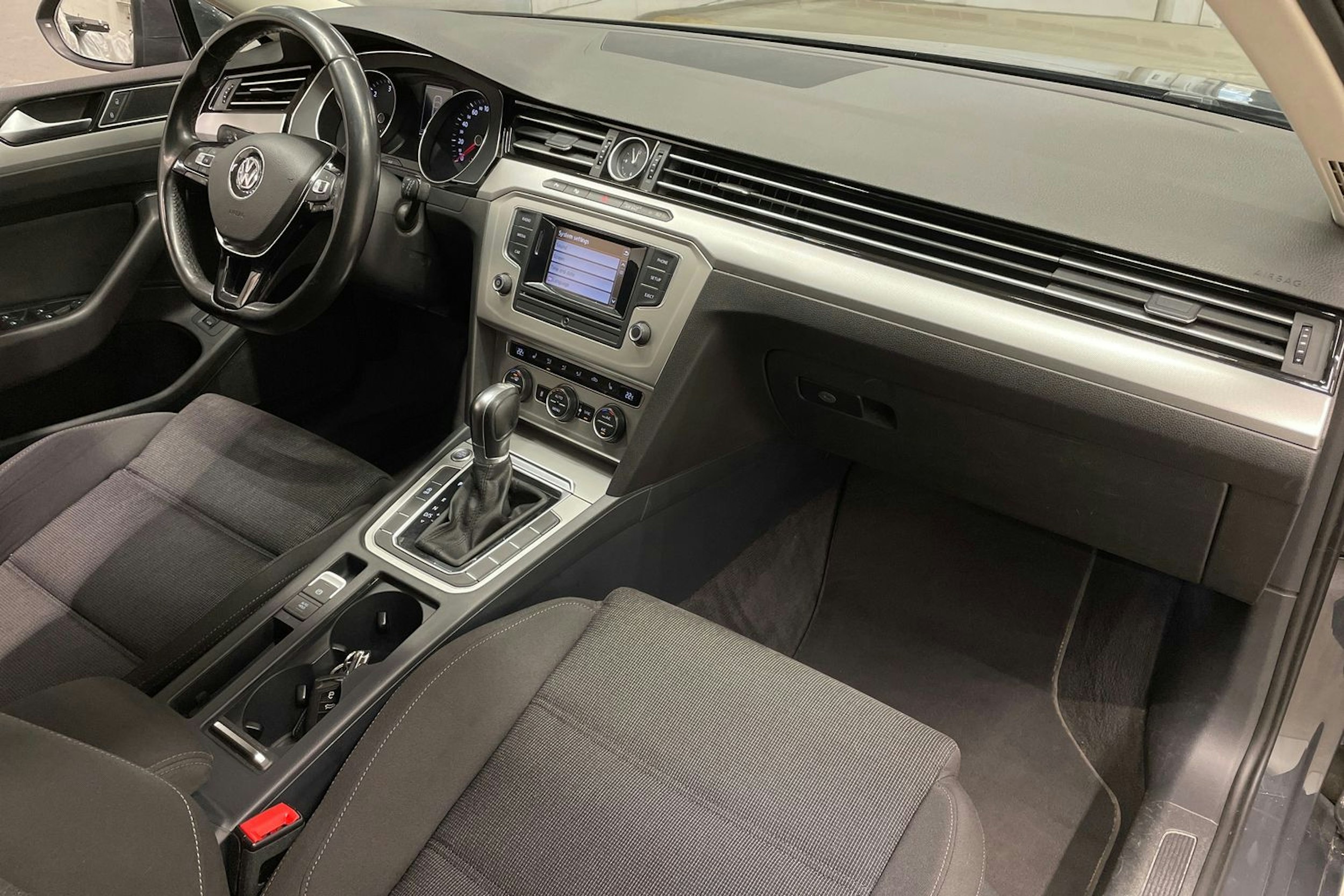 Harmaa Volkswagen PASSAT 2015 kuva 24.