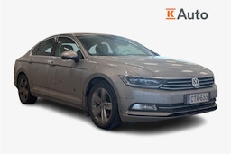 harmaa Volkswagen Passat 2015 kuva 1.