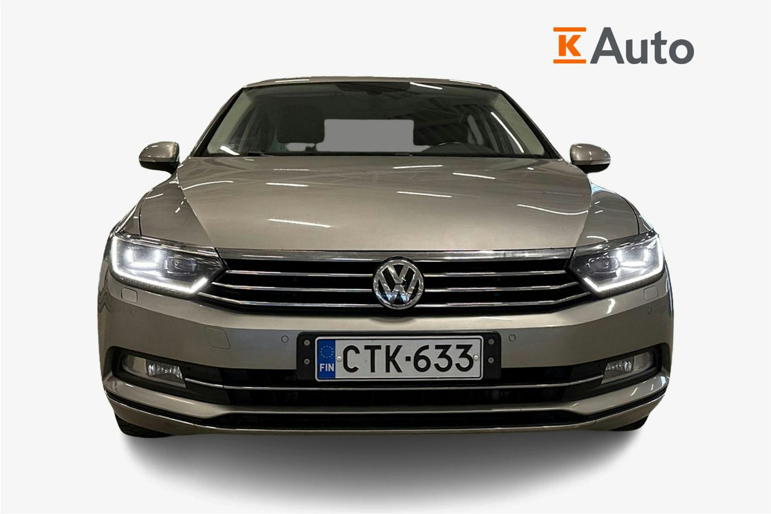 harmaa Volkswagen Passat 2015 kuva 5.