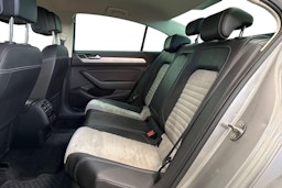 harmaa Volkswagen Passat 2015 kuva 10.